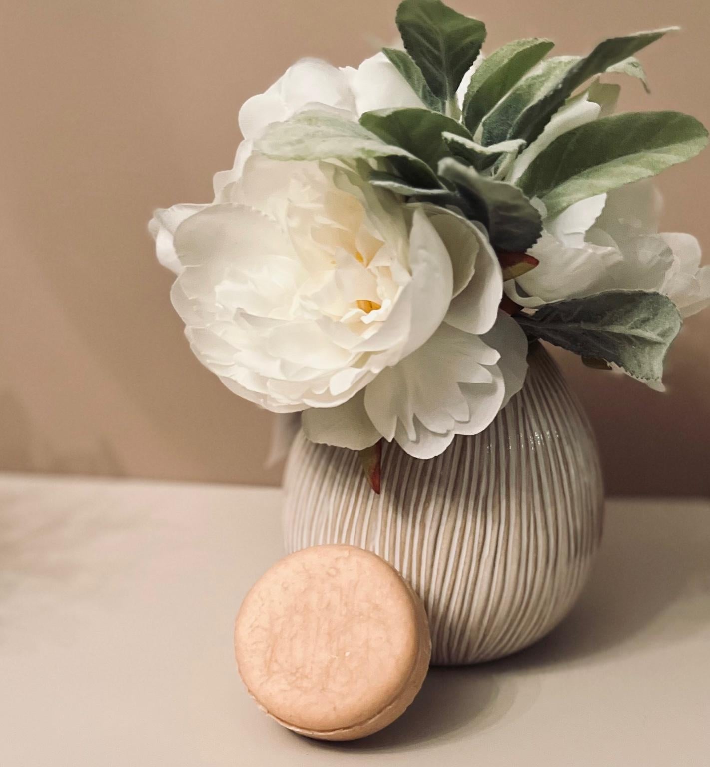 Light & Lush Botanical Shampoo Bar