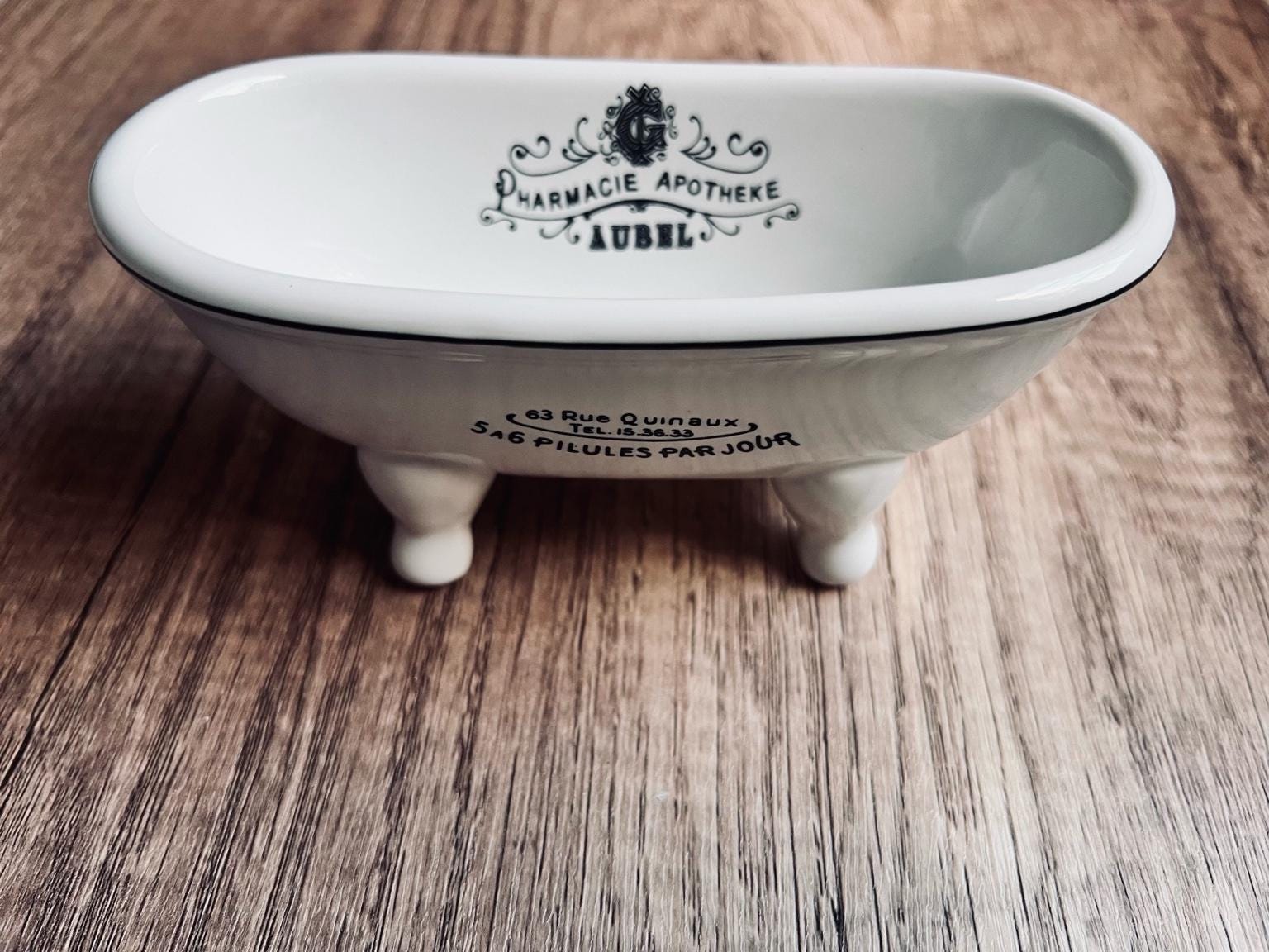 Clawfoot ceramic soap dish